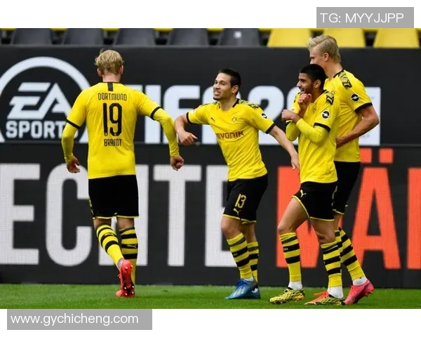 欧冠激战：多特蒙德4-0曼联战术解析与逆转瞬间回顾