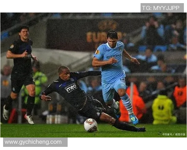 世界杯精彩对决曼城与波尔图战成平局逆转瞬间引发全场欢呼