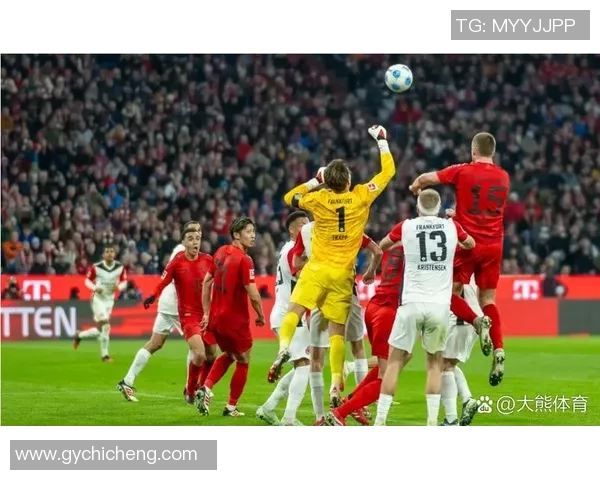 友谊赛精彩瞬间拜仁凭补时进球小胜波尔图引发全场欢呼