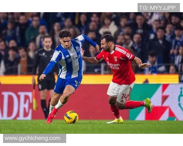 欧联杯激战波尔图逆转利物浦帽子戏法引爆全场激情瞬间分析